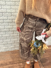 Load image into Gallery viewer, Fading Bandana Pants