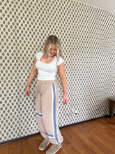 Load image into Gallery viewer, Wanderer Joggers