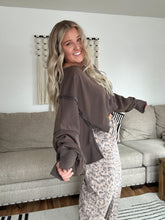 Load image into Gallery viewer, Exclusive | Wandering Free Pullover