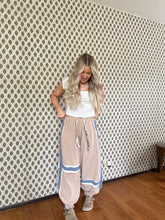 Load image into Gallery viewer, Wanderer Joggers