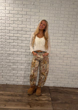 Load image into Gallery viewer, Falling For You Patch Pants