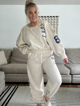 Load image into Gallery viewer, 686 Lounge Sweatshirt