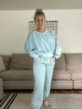 Load image into Gallery viewer, 686 Lounge Sweatshirt