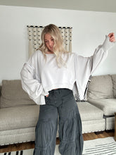 Load image into Gallery viewer, Exclusive | Wandering Free Pullover