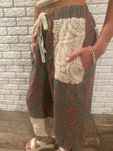 Load image into Gallery viewer, Oil Slick Lace Joggers