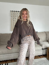 Load image into Gallery viewer, Exclusive | Wandering Free Pullover