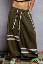 Load image into Gallery viewer, Wanderer Joggers
