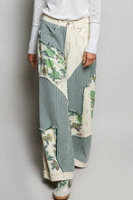 Load image into Gallery viewer, Lines Never Fade Jeans
