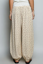Load image into Gallery viewer, Dainty Dreams Lounge Pants

