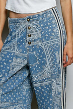 Load image into Gallery viewer, Sideline Paisley Pants
