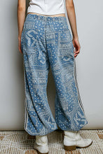 Load image into Gallery viewer, Sideline Paisley Pants
