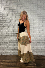 Load image into Gallery viewer, Fall Into Floral Wide Leg Pants
