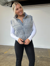 Load image into Gallery viewer, Trailing off Quilted Vest
