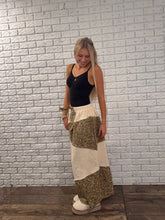 Load image into Gallery viewer, Fall Into Floral Wide Leg Pants
