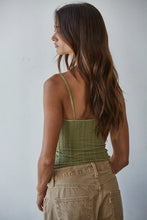 Load image into Gallery viewer, Vintage Bloom Seamless Tank
