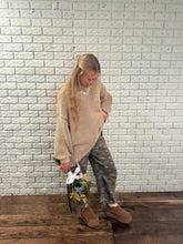 Load image into Gallery viewer, Fading Bandana Pants
