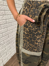 Load image into Gallery viewer, Beast Mode Patch Pants
