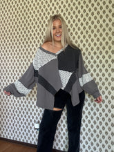 Load image into Gallery viewer, Moss &amp; Thread Pullover
