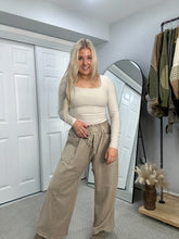 Load image into Gallery viewer, Set Up Wide Leg Pants
