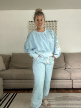 Load image into Gallery viewer, 686 Lounge Sweatshirt
