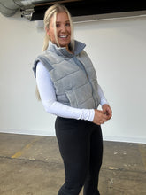 Load image into Gallery viewer, Trailing off Quilted Vest
