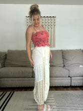 Load image into Gallery viewer, Ivory Trail Joggers
