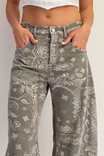 Load image into Gallery viewer, Pre-Order Fading Bandana Pants
