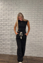 Load image into Gallery viewer, Opposites Attract Joggers
