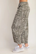 Load image into Gallery viewer, Pre-Order Fading Bandana Pants
