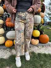 Load image into Gallery viewer, Falling For You Patch Pants
