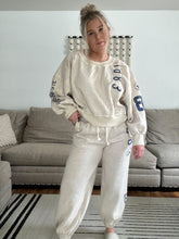 Load image into Gallery viewer, 686 Lounge Sweatshirt
