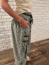 Load image into Gallery viewer, Draw the Line Joggers
