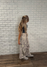 Load image into Gallery viewer, Second Glance Wide Leg Pants
