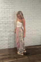 Load image into Gallery viewer, Rosie Reverie Joggers
