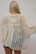 Load image into Gallery viewer, Swaying Lace Button Up Top
